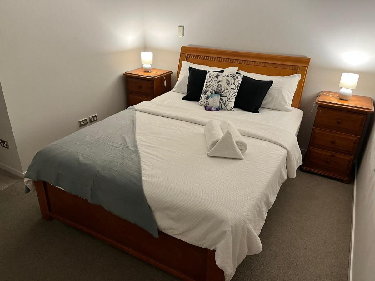 Free Wifi!! Spacious 1-Bedroom Apt, Auckland Cbd Exterior foto